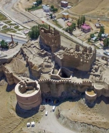 07698275_67721_hosap-kalesi-nerde-nasil-