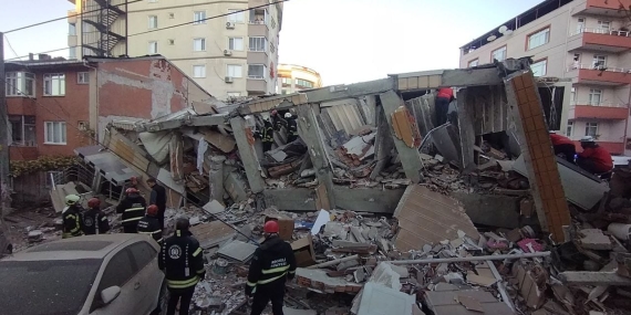 Son Dakika | Gebze’de 5 Katlı Bina Çöktü: Enkaz Altında 5 Kişilik Aile Var