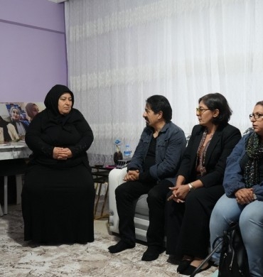 690x390cc-amd-25-10-2025-koma-amed-rojin-kabais-aile-ziyaret5