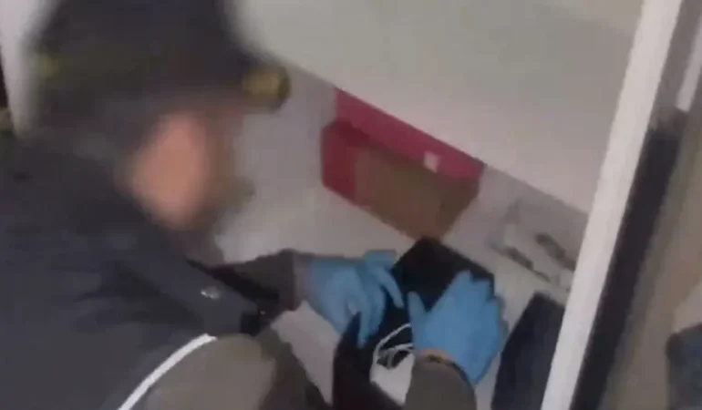 Pendik’te uyuşturucuya darbe: Gizli depoya yapılan baskında 71 kilo skunk ele geçirildi