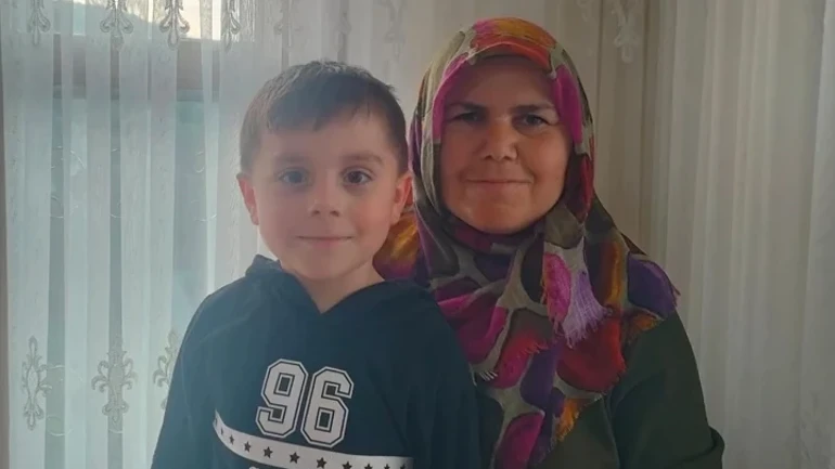 690b3ea41d6f7e0b0a8d932c