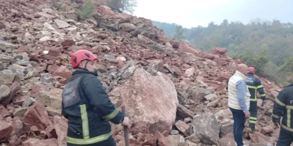 Ordu’da taş ocağında göçük: 2 işçi enkaz altında, kurtarma çalışmaları sürüyor