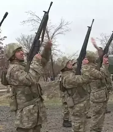 6927257e586197a571cd12d1