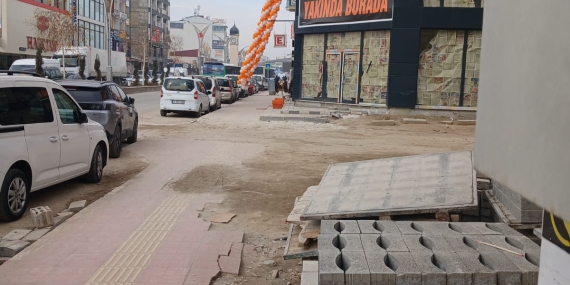 Erciş’te tartışmalı ruhsat: 3 metrelik ön çekme uygulanmadı, 7 metrelik arka yol yapı alanına dahil edildi