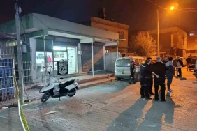 adana-da-erkek-kuaforunde-silahli-kavga-7-yar-19306652_amp