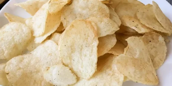 İngiltere’de 2 Popüler Cips Raflardan Kaldırıldı: Uzmanlardan “Kesinlikle Tüketmeyin” Uyarısı