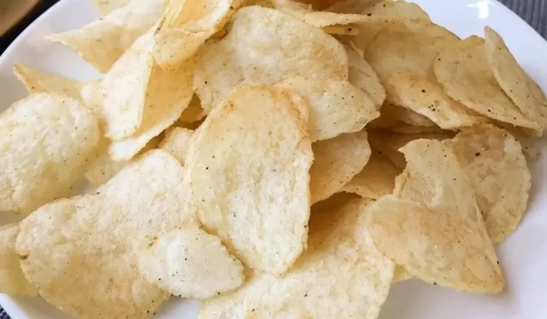 İngiltere’de 2 Popüler Cips Raflardan Kaldırıldı: Uzmanlardan “Kesinlikle Tüketmeyin” Uyarısı