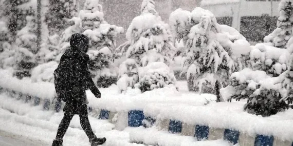 Mevsimin İlk Kar Tatili: 11 İlde Eğitime Ara Verildi