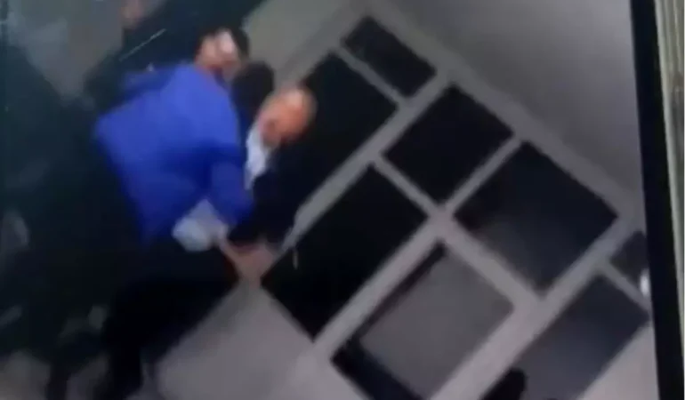 Belediye başkanının gençleri sopayla darp ettiği iddiası büyüyor