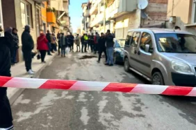 bosanma-asamasindaki-esini-sokak-ortasinda-ol-19404202_amp