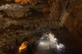 bu-magarada-15-gun-boyunca-yarim-saat-kalan-olum-19336649_6206_amp