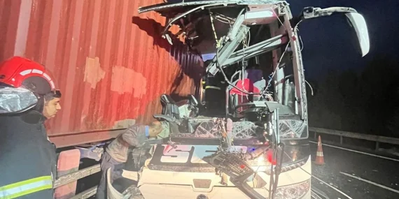 Osmaniye’de Yolcu Otobüsü TIR’a Çarptı: 7 Ölü, 10 Yaralı