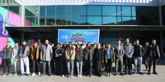 Van’da polis ile yurttaş arasında yol verme tartışması kavgaya dönüştü